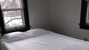 House, Multiple Beds | 4 bedrooms, iron/ironing board, free WiFi, bed sheets