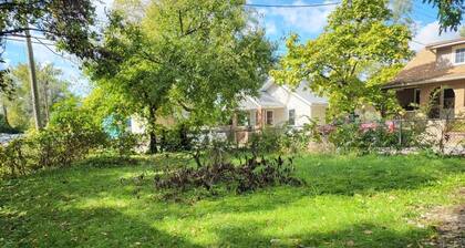 Beautiful 4-bed House in Bloomington With Sauna