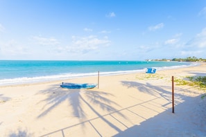 Vila | Pantai | Di pantai
