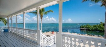 Castaway To Sugarloaf Key Waterfront—Bring Your Boat—Corner Lot