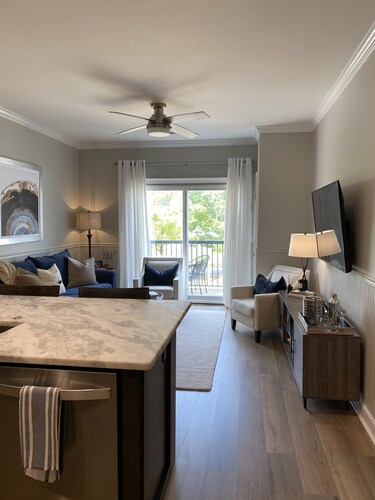 Steps away from Jordan Hare Stadium, Auburn Arena & downtown Auburn!!