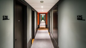 Hallway - Ibis London Heathrow Terminal 5 (Slough)