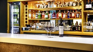 2 bars/lounges - Ibis London Heathrow Terminal 5 (Slough)
