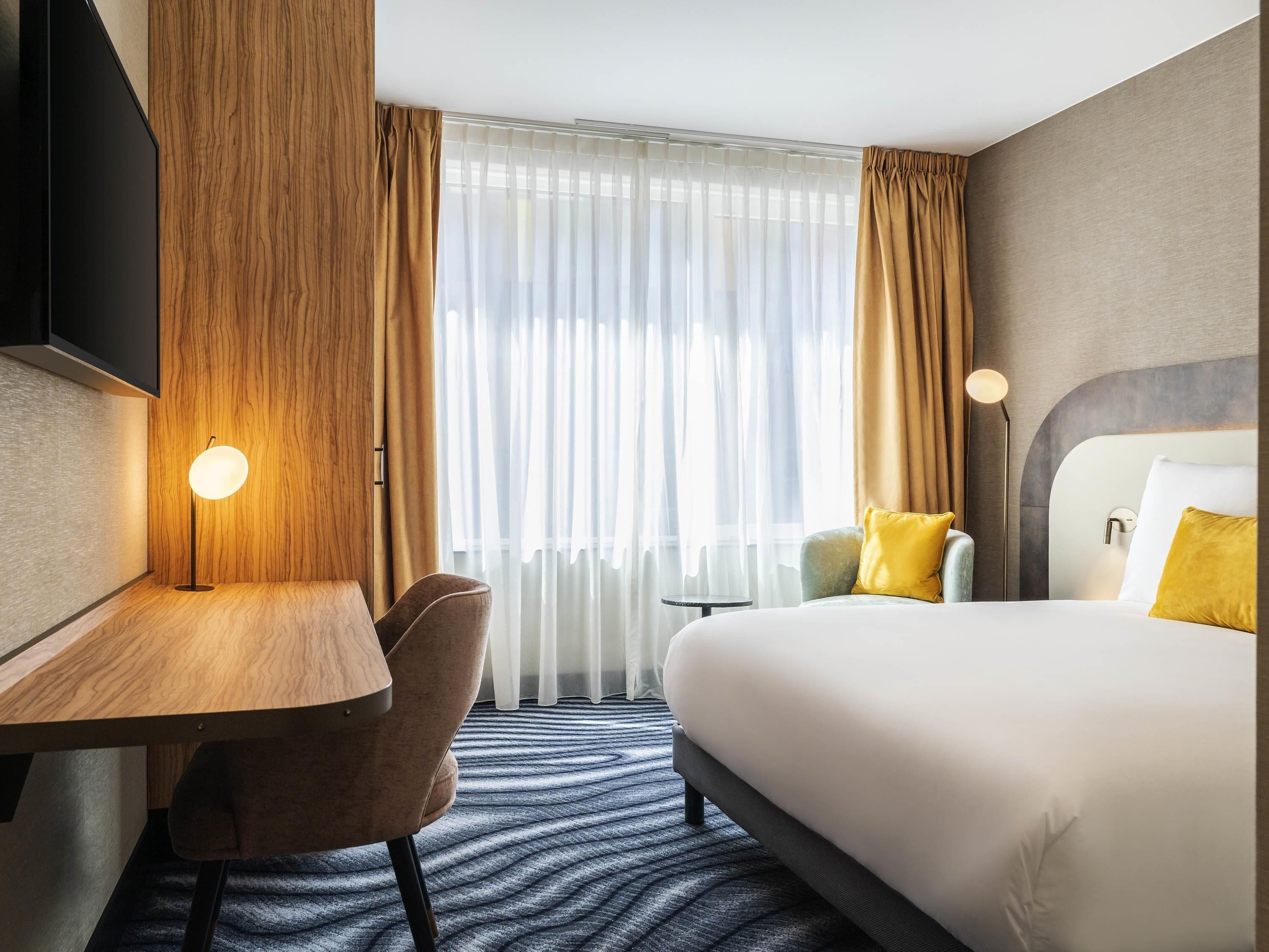 Standard Room, 1 Double Bed | Minibar, in-room safe, desk, laptop workspace