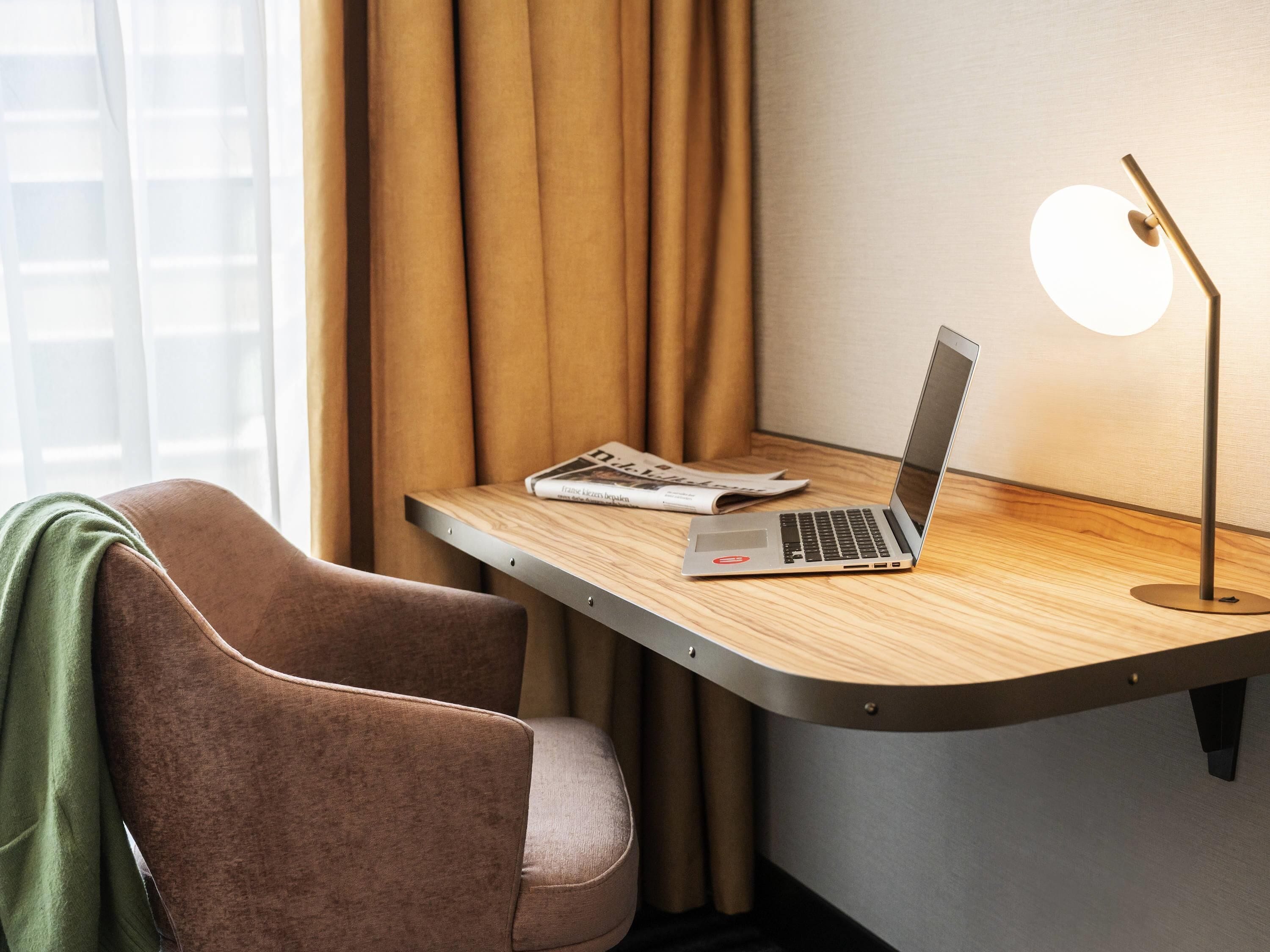 standard room, 2 single beds | minibar, in-room safe, desk, laptop workspace