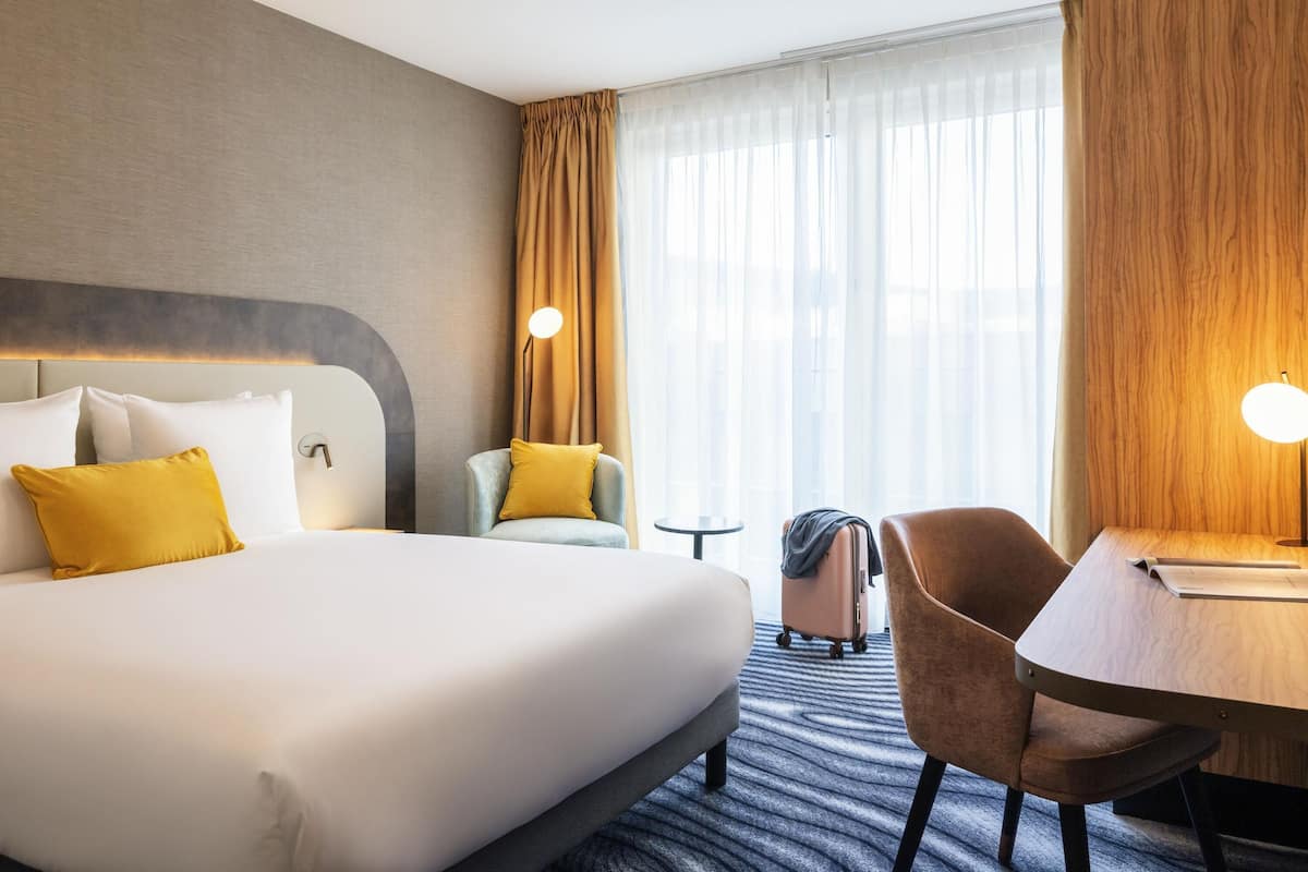 Kamar Superior, 1 Tempat Tidur Double | Minibar, brankas, meja kerja, dan ruang kerja ramah laptop