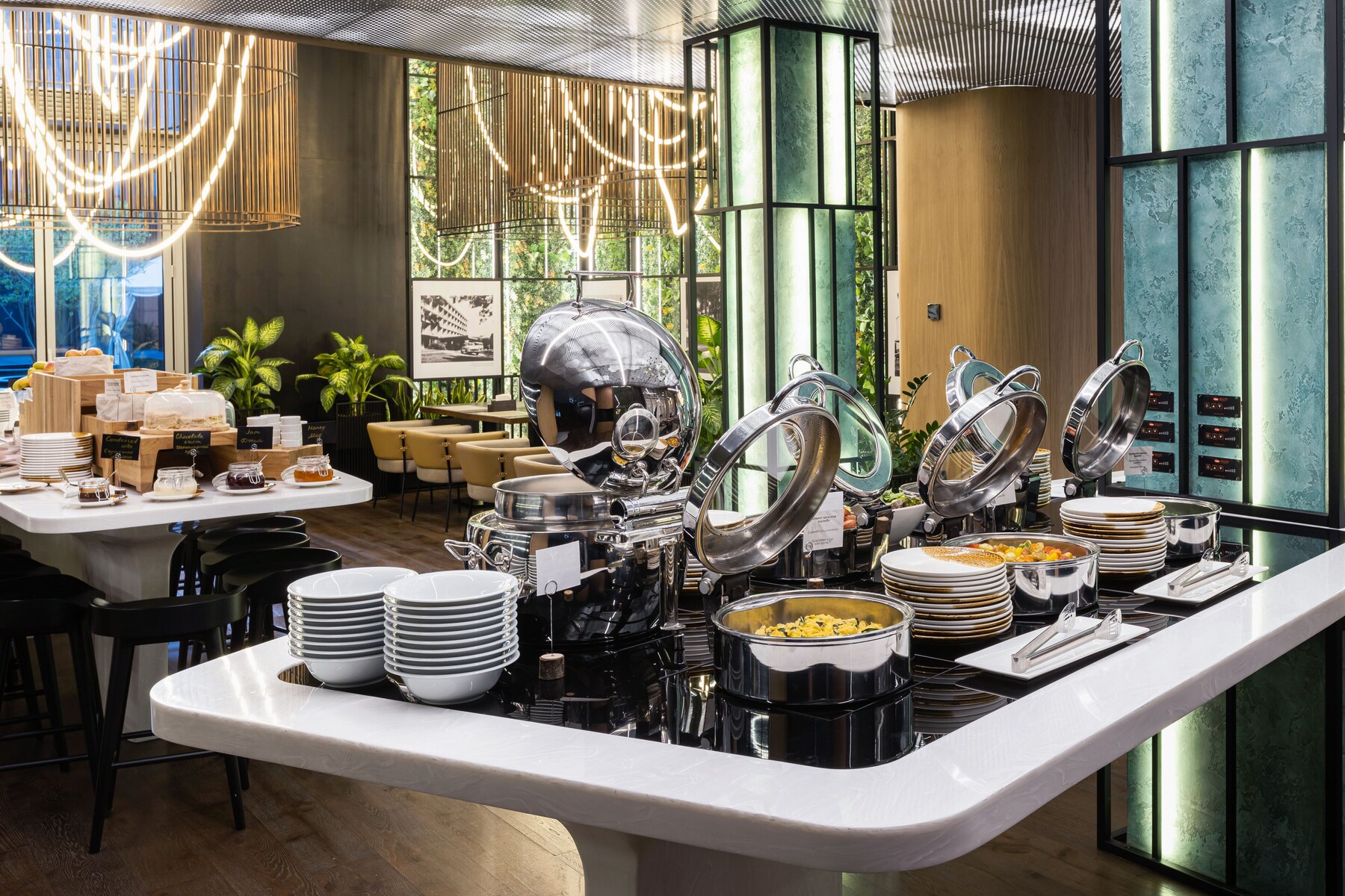 Daily buffet breakfast for a fee