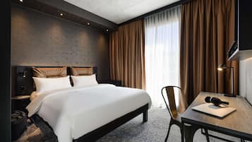In-room safe, desk, laptop workspace, soundproofing