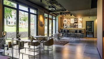 Daily buffet breakfast (EUR 17 per person)