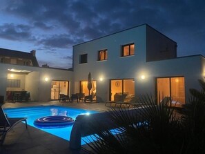 Et oppvarmet basseng