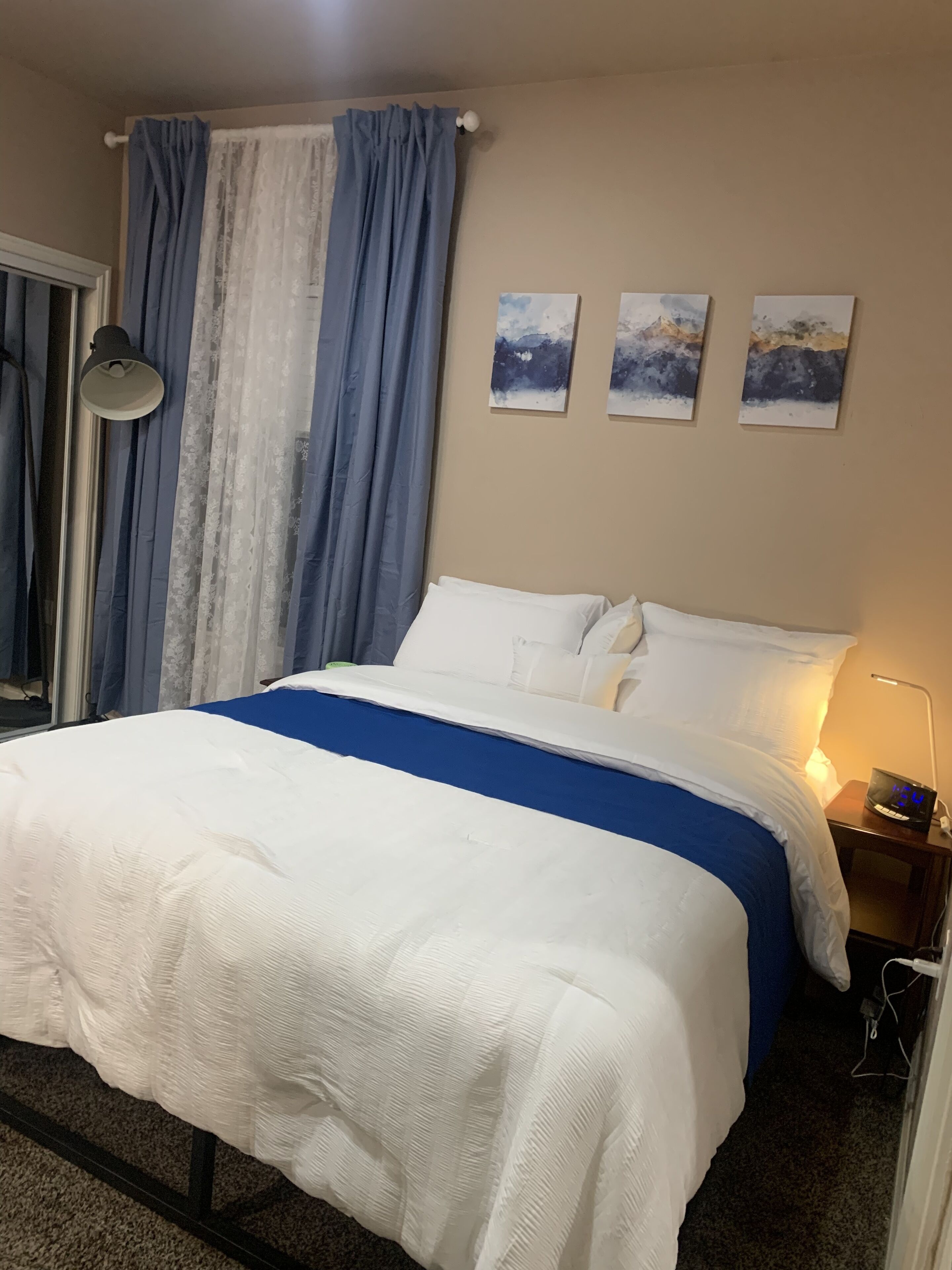 1 habitación, tabla de planchar con plancha, wifi gratis y ropa de cama 