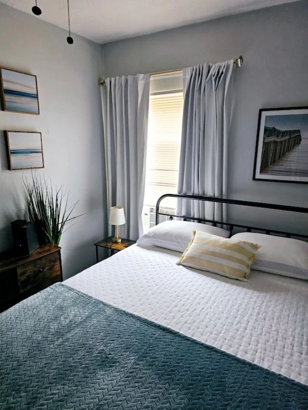 2 slaapkamers, een bureau, een strijkplank/strijkijzer, gratis wifi