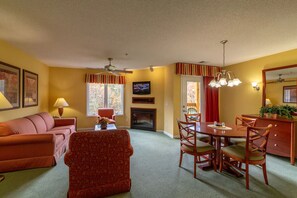 TV, fireplace - Deluxe 2 Bedrooms 2baths Apartment in Massanutten Resort (Massanutten)