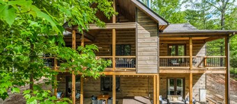 Outdoor Fireplace, S'mores & Mountain Air⎮Game Room⎮Dog Friendly Sleeps 10