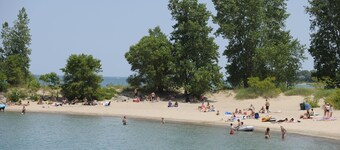 Maison de plage moderne et amusante 1 Blk au lac - 3BDRM 3BA BBQ et table Ă feu