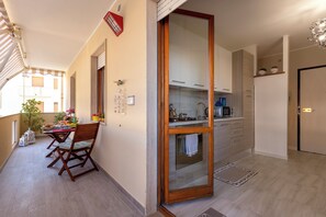 Fridge, microwave, oven, stovetop - ClickSardegna  Lovely Apartment next to the beach with air conditioning and wifi (Alghero)