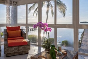 Interior - Oceanfront BEACH HOUSE with DOCKAGE and BOAT LIFT (Key Largo)