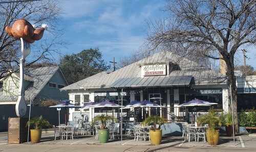 Central Austin - Hyde Park   1 Bed/Bath Pool WIFI Laundry. Ideal long term stay.