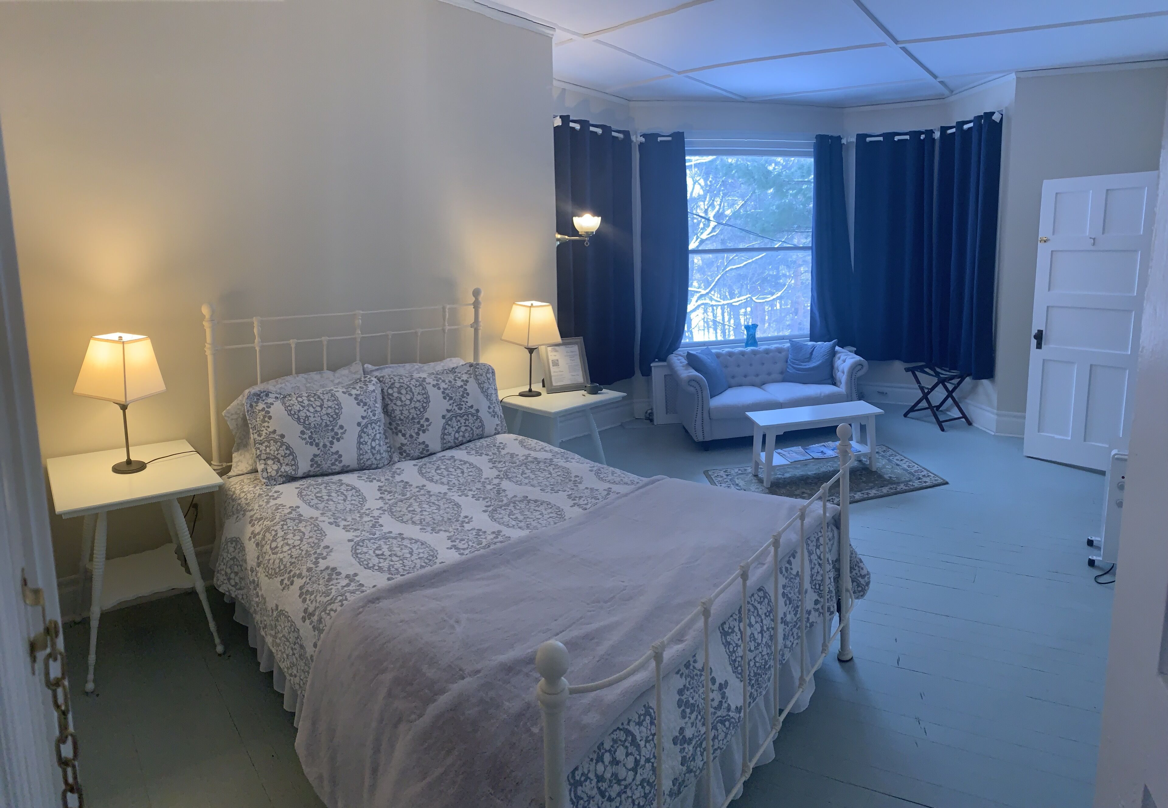 Franklin Manor - Queen Suite