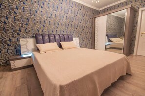 8 soverom og skrivebord