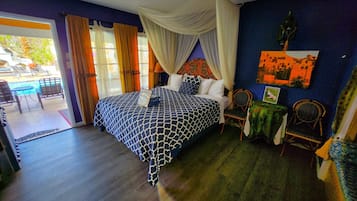 Basic King Room | Trang trí khác biệt, bàn ủi/dụng cụ ủi quần áo