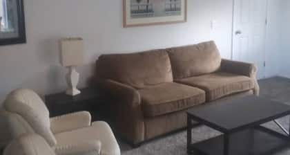 Stylish 2bd lower level apt in newer constructed south hill home