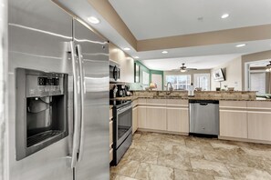 Fridge, microwave, oven, stovetop - Large, Branson Cabin Decor, Resort, Walk In Level, Pools! (Branson)