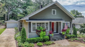 Exterior - Bungalow on Main - Book for Football Season! (Northport)