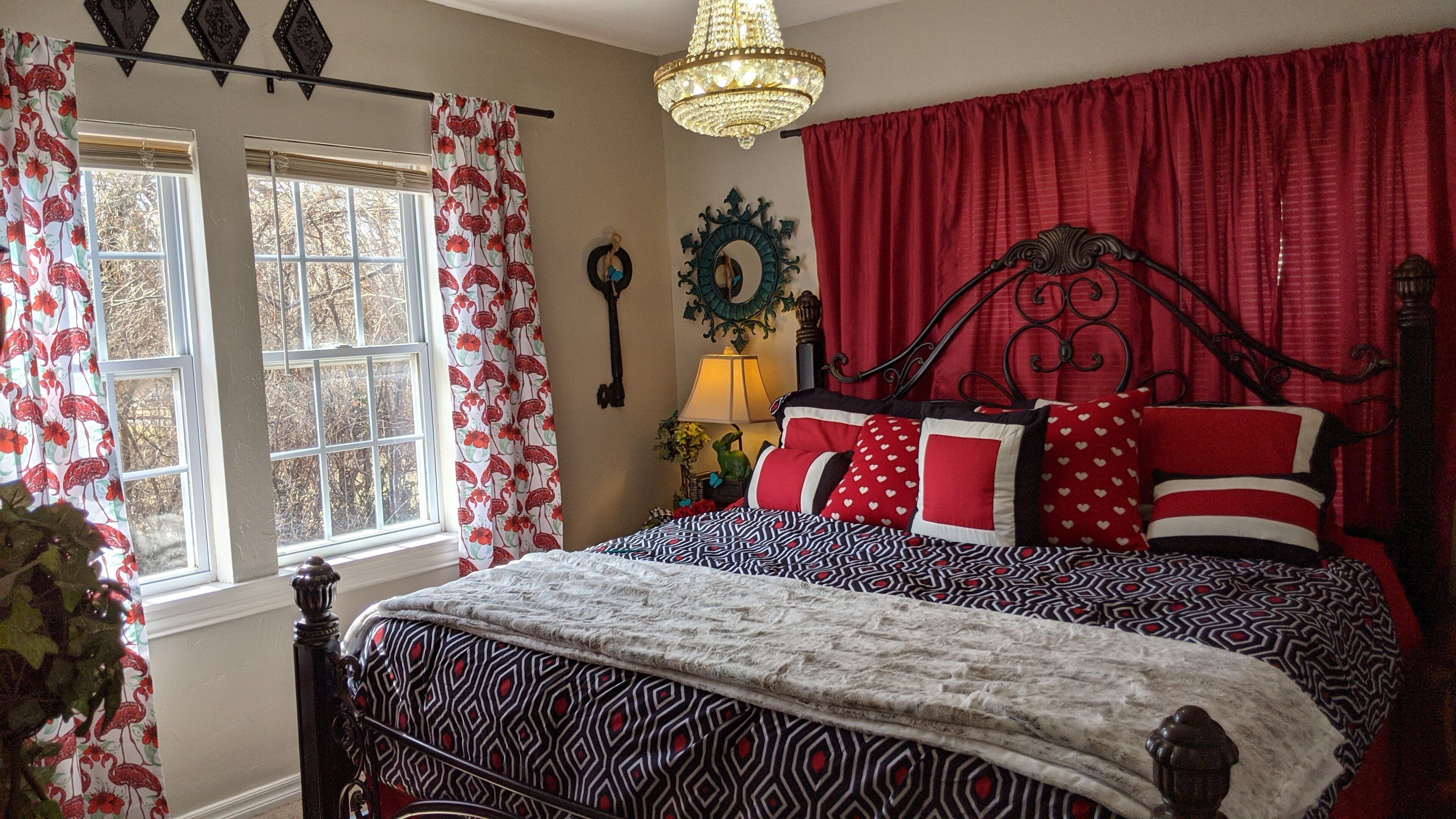 2 bedrooms, desk, free WiFi, bed sheets