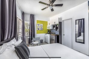 1 habitación, tabla de planchar con plancha y wifi 