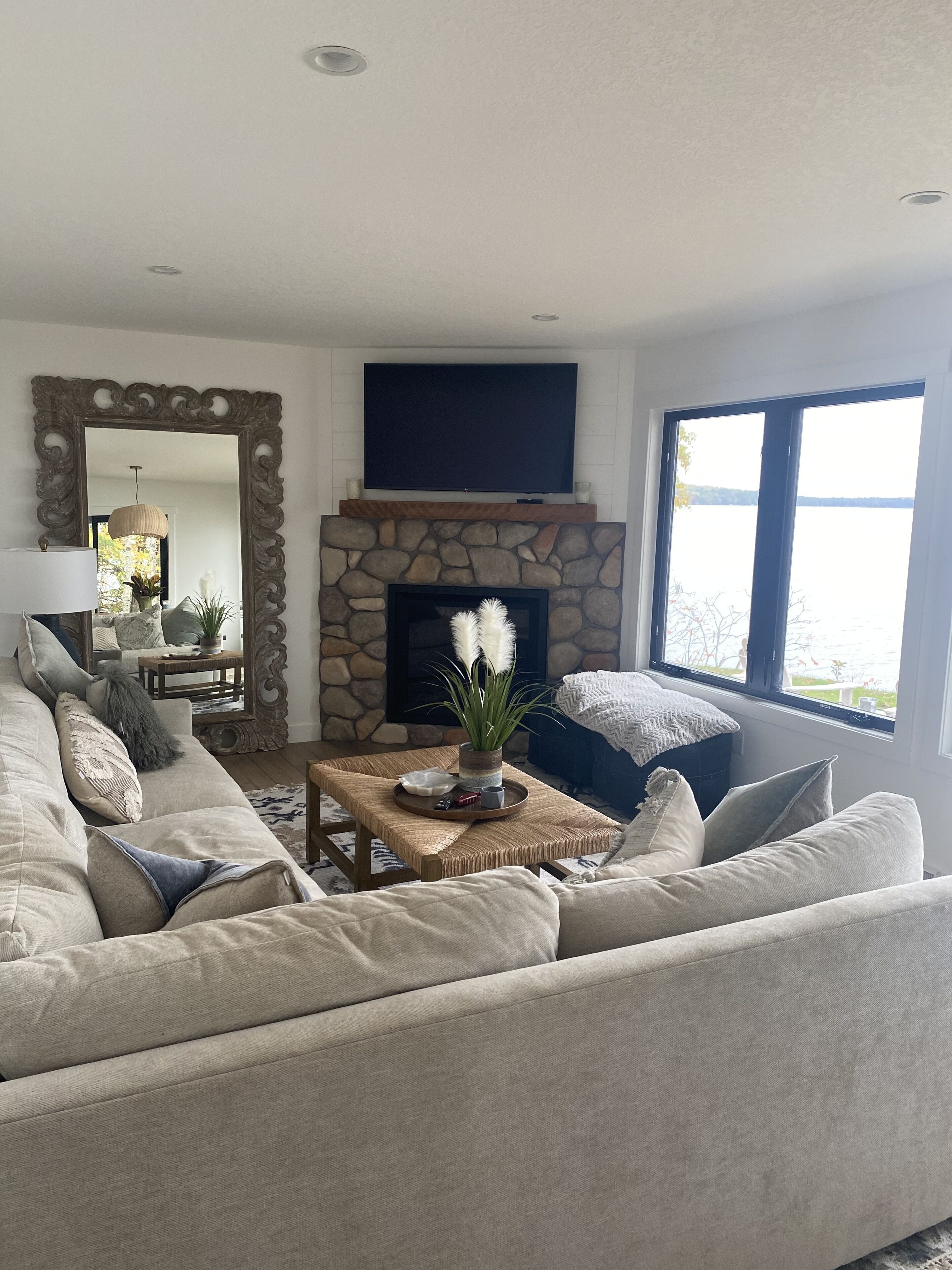 Beautiful Newly remodeled Grindstone Lake Home