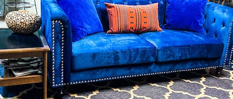 Smart TV, DVD player, books