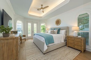4 slaapkamers, een strijkplank/strijkijzer, reisbedje, gratis wifi