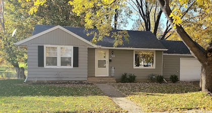 2 Bedroom Cul De Sac Cottage in Town