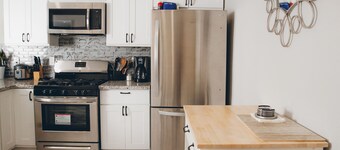 Fully remodeled House | FREE parking | Fast Internet