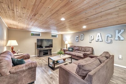 Shadow Lane Tailgate House - Newly Remodeled