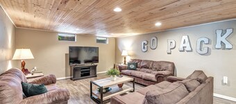 Shadow Lane Tailgate House - Newly Remodeled