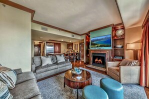 Living area - Constellation Residences at Northstar (Truckee)