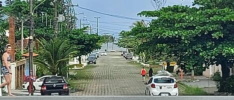 Parkeerplaatsen op het terrein
