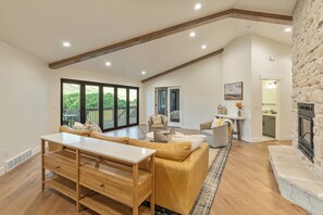Smart TV, fireplace, DVD player, books