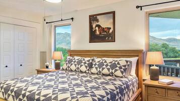 7 bedrooms, iron/ironing board, travel crib, WiFi (free)