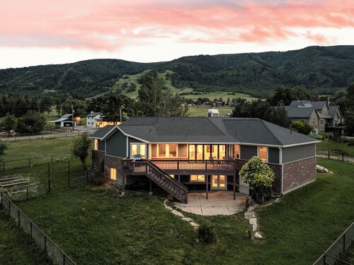 Family Gathering Home 2 Minutes from Nordic Valley Ski Resort