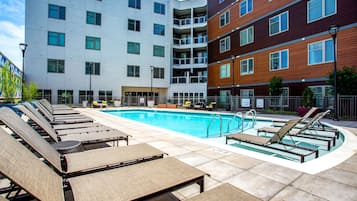 Outdoor pool, sun loungers
