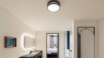 Séchoir à cheveux, serviettes fournies, savon, shampooing