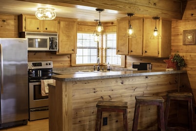 Charming Country Cabin in Quaint Texas Town