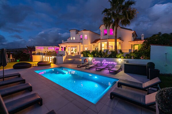 Outdoor pool, a heated pool