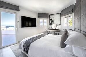 8 bedrooms, in-room safe, desk, soundproofing