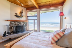 4 bedrooms, desk, iron/ironing board, travel cot