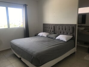 2 bedrooms, free WiFi, bed sheets