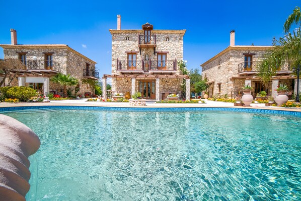 Front of property - Archontiko Koutsis - Luxury Villa Collection (Zakynthos)